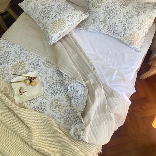 Set Cubrecama 1 1/2 Plaza Acolchado Quilt 4 Piezas Con Fundas Reversible Hecho De Microfibra Supersoft